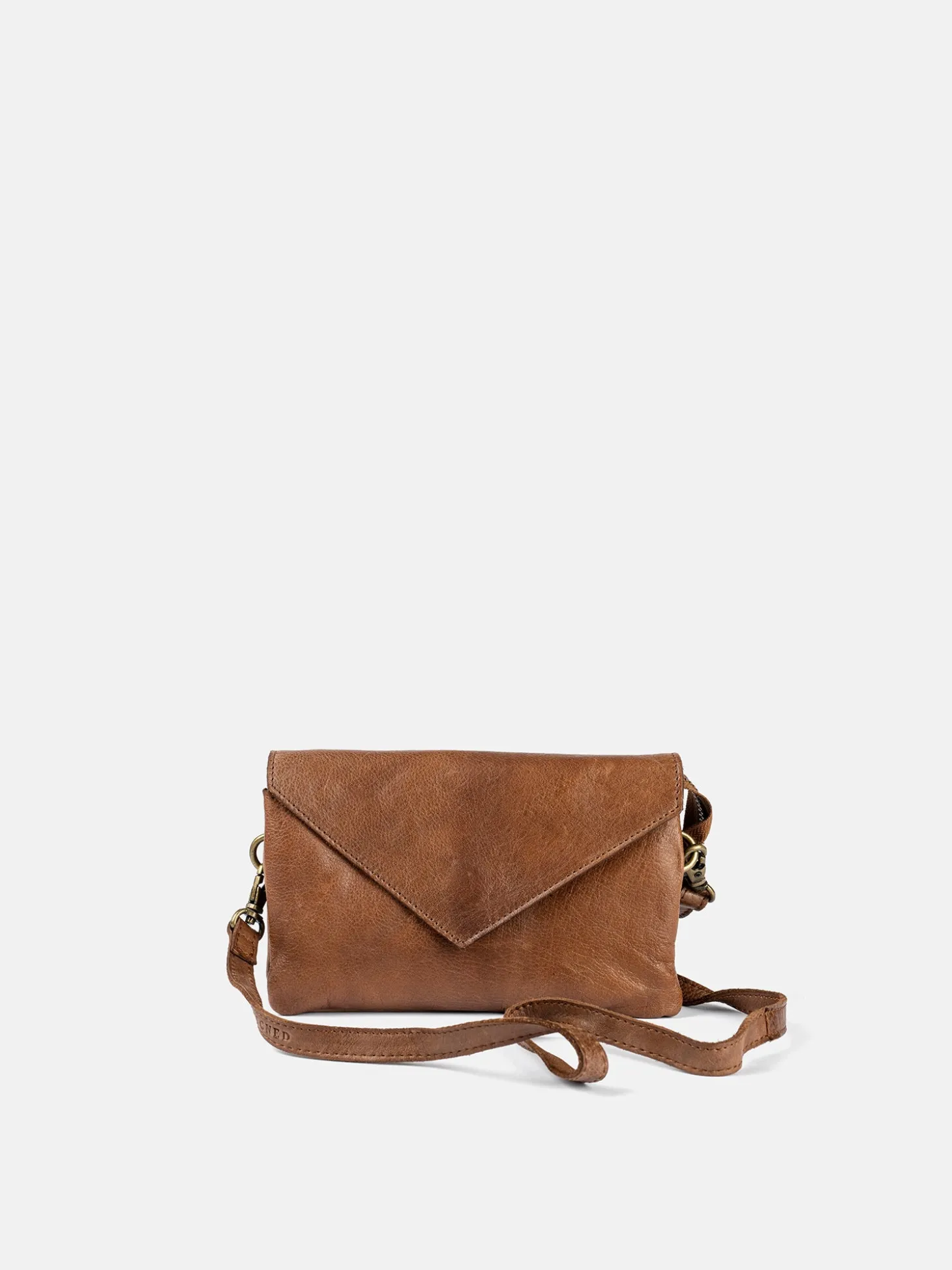 claire_urban__walnut_2.webp Claire Urban - Walnut