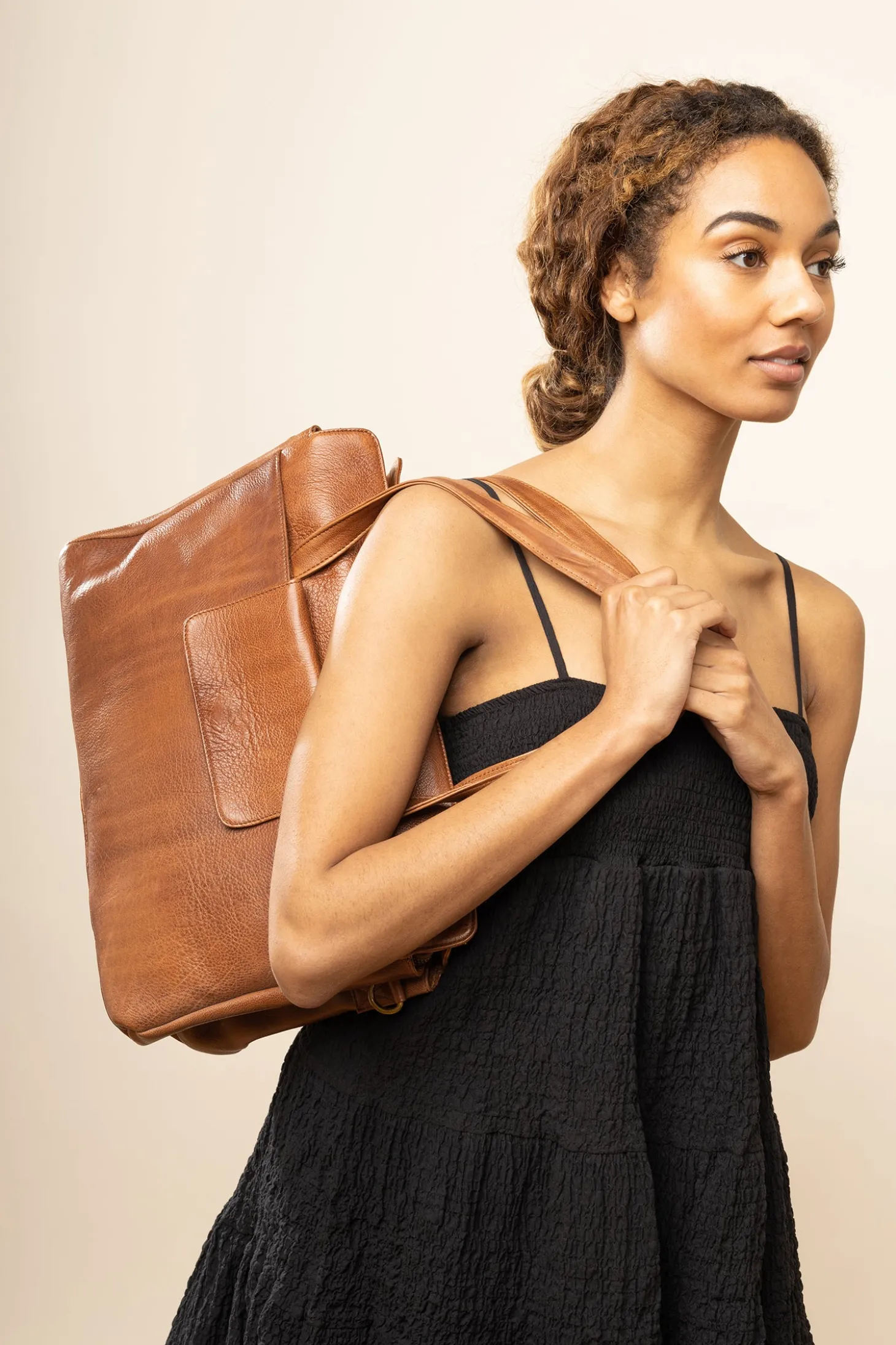 evia_urban__walnut_1.webp Evia Urban - Walnut
