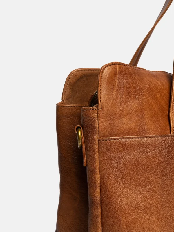 Evia Urban - Walnut