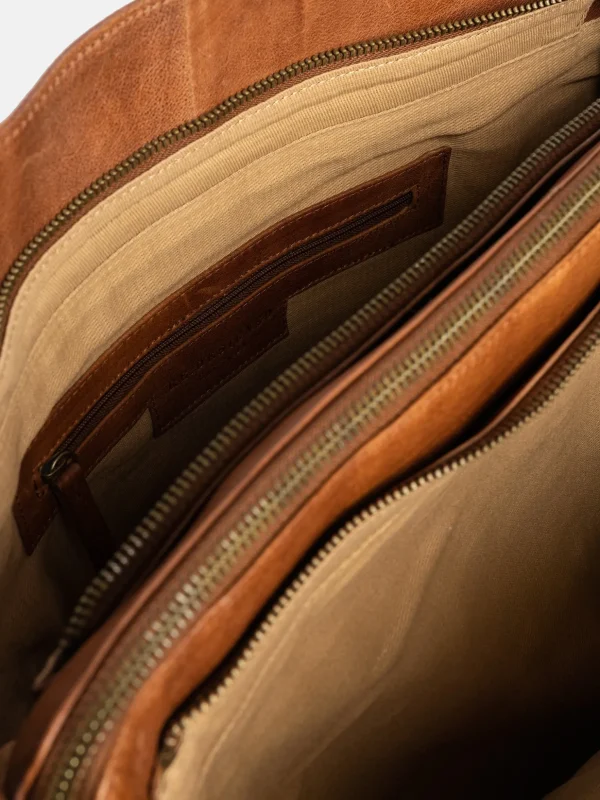 Evia Urban - Walnut