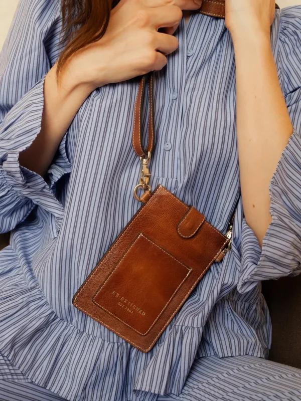 Freja - Walnut