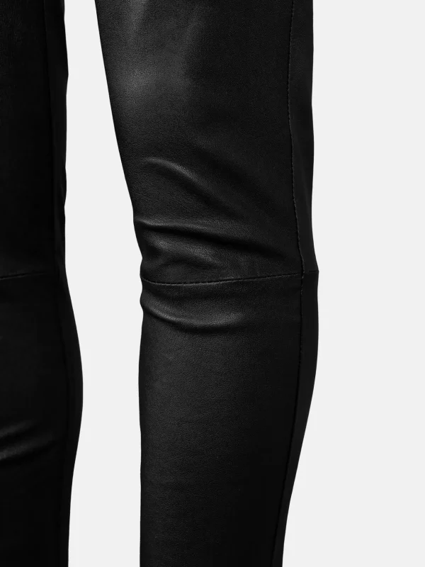 Halston - Black