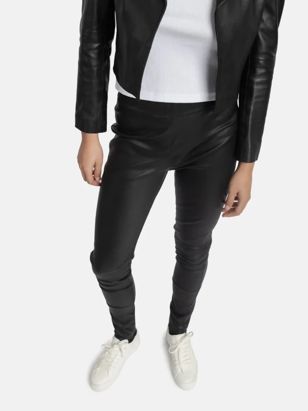Halston - Black