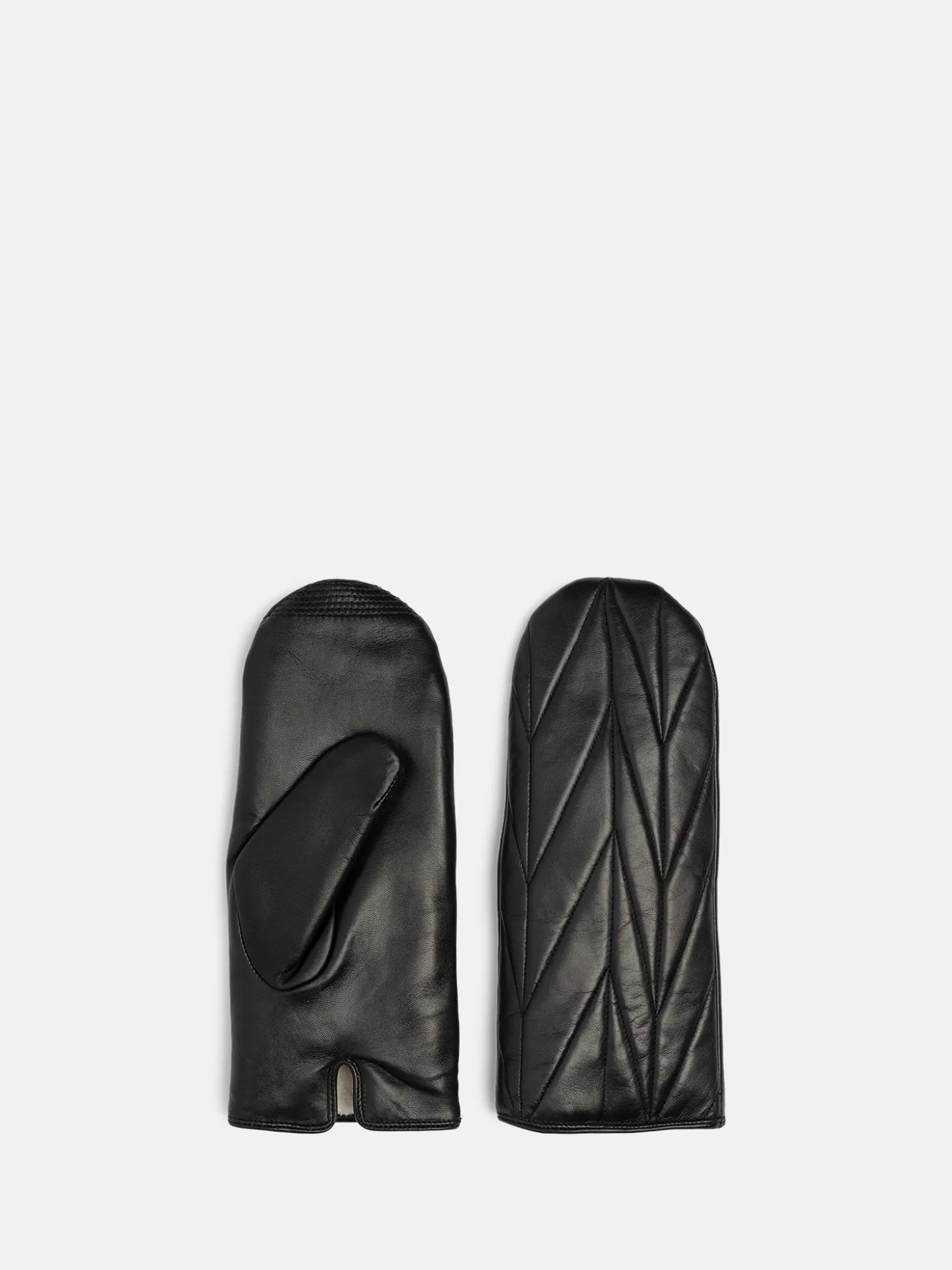 hattie_mitten__black_1.webp Hattie Mitten - Black