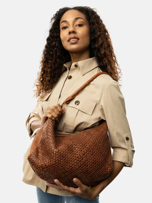 Hester - Walnut