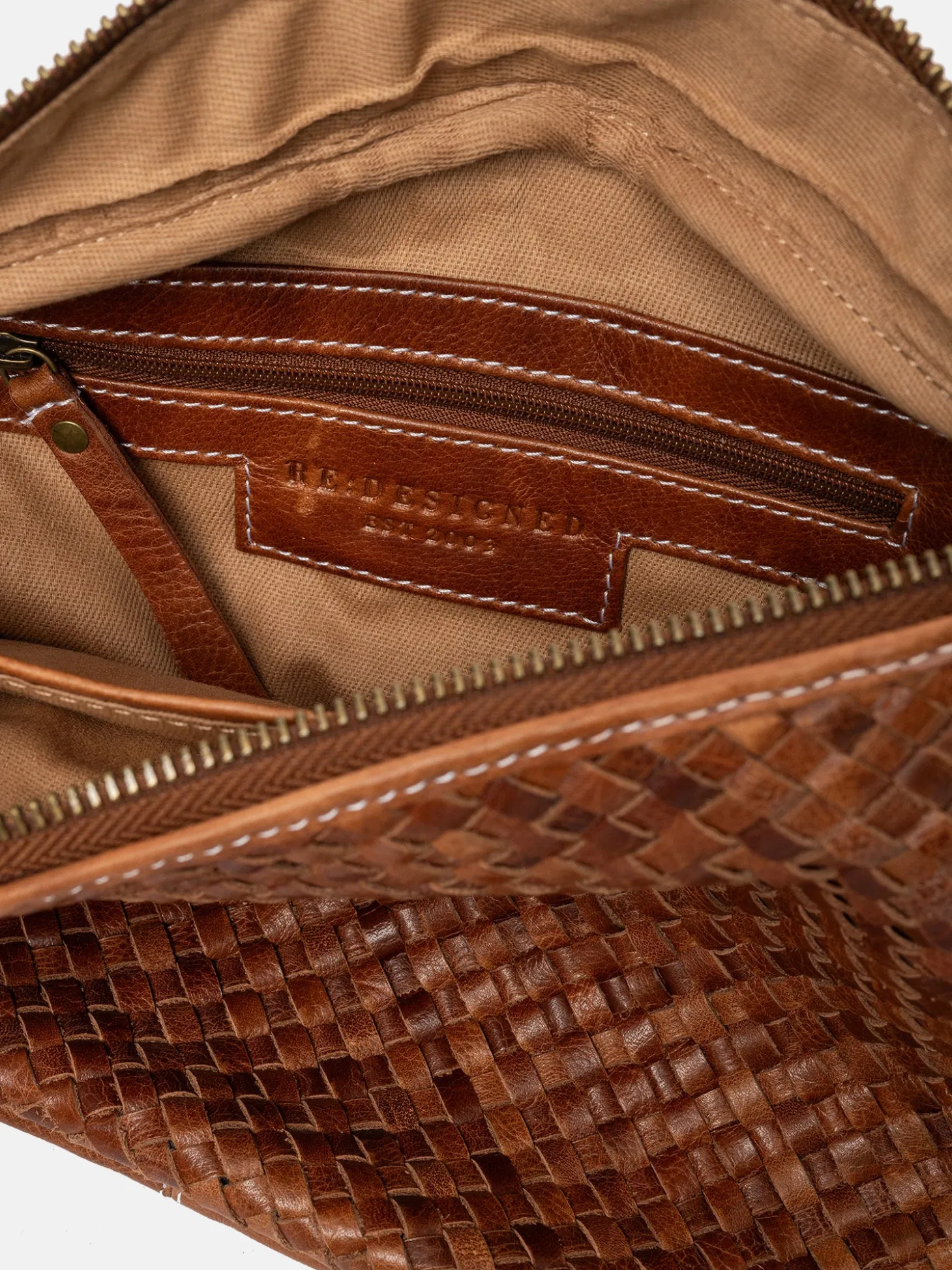 hoku_bumbag__walnut_6.webp Hoku bumbag - Walnut