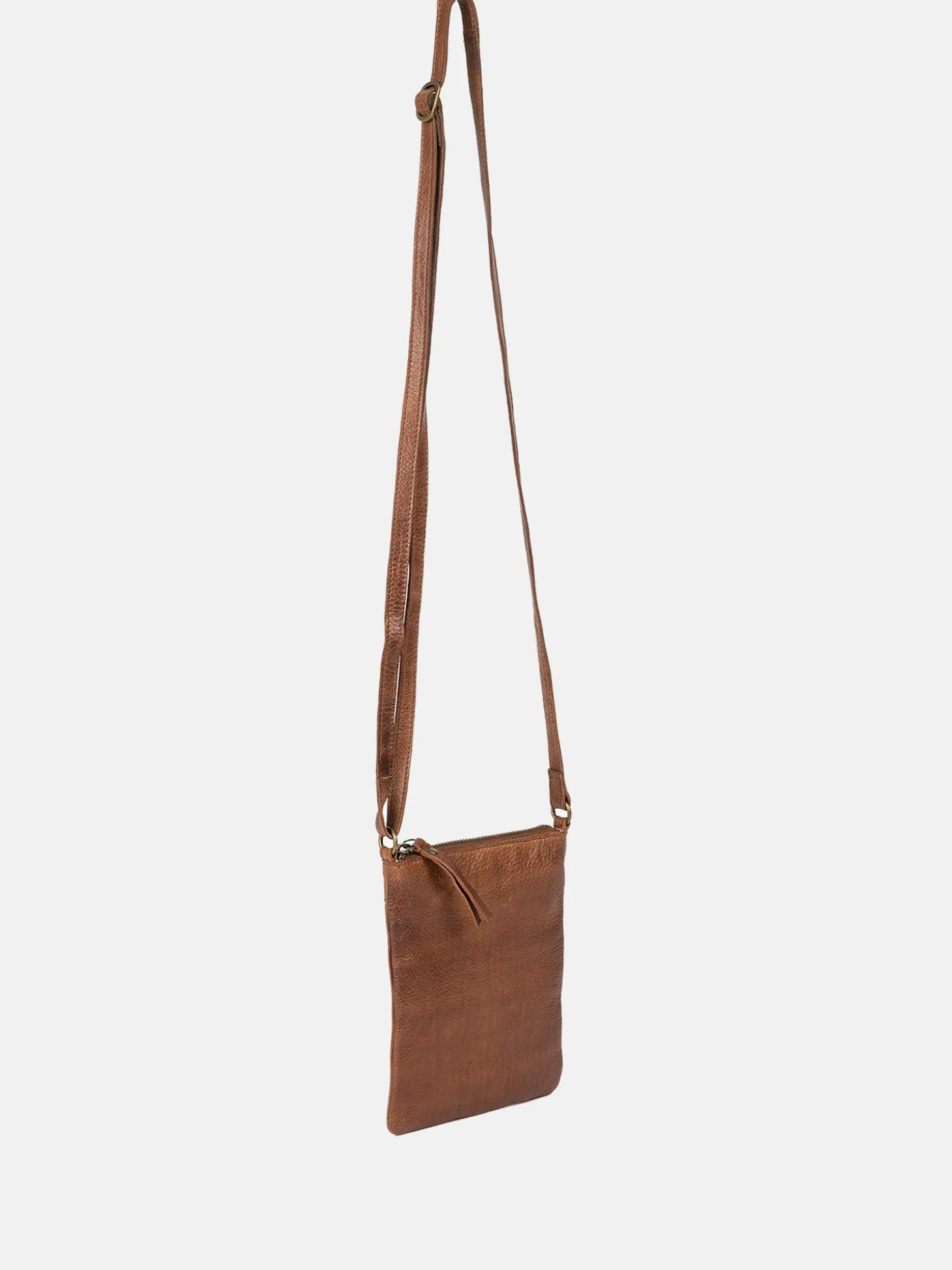 jane_urban__walnut_3.webp Jane Urban - Walnut