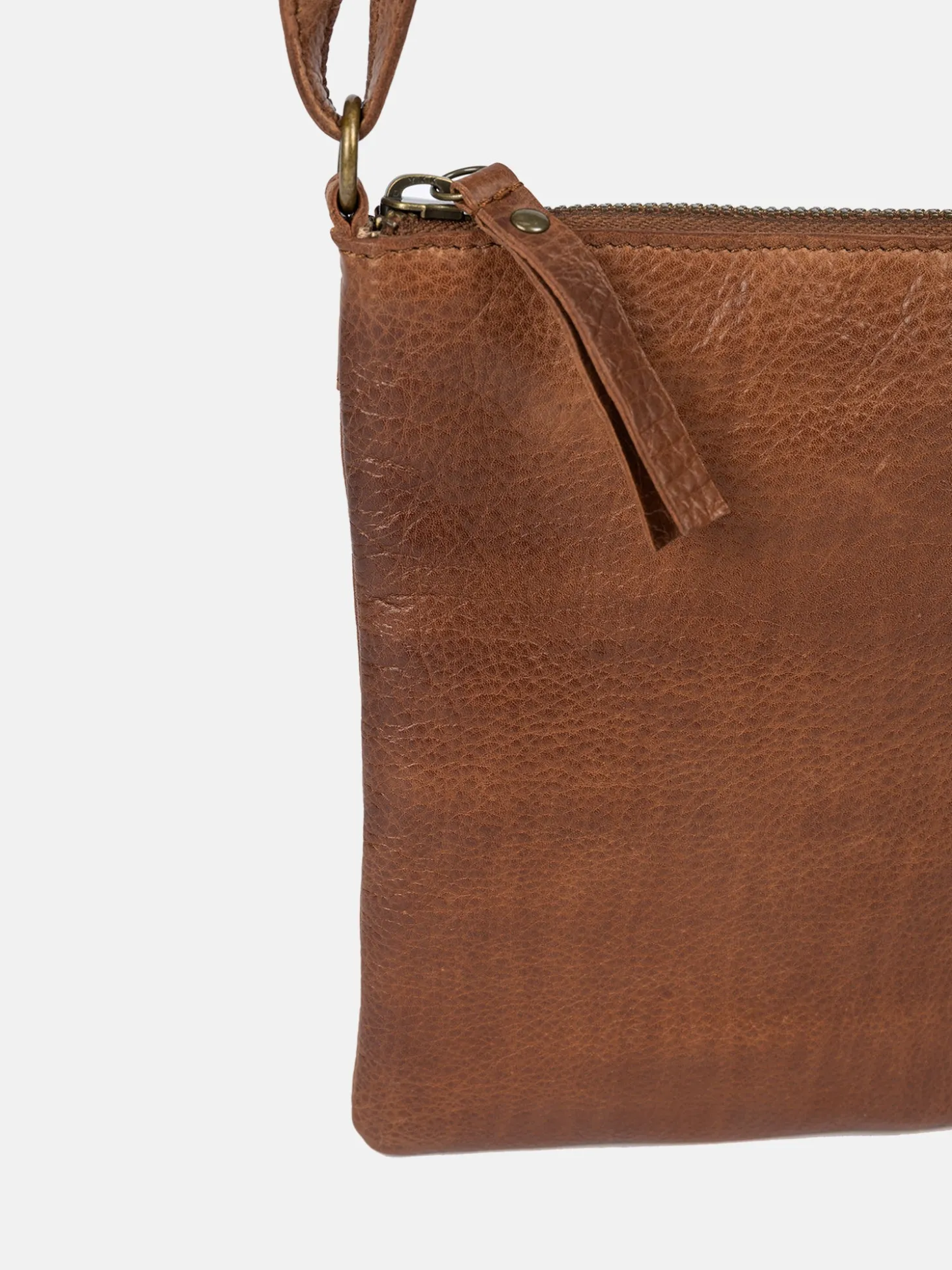 jane_urban__walnut_4.webp Jane Urban - Walnut