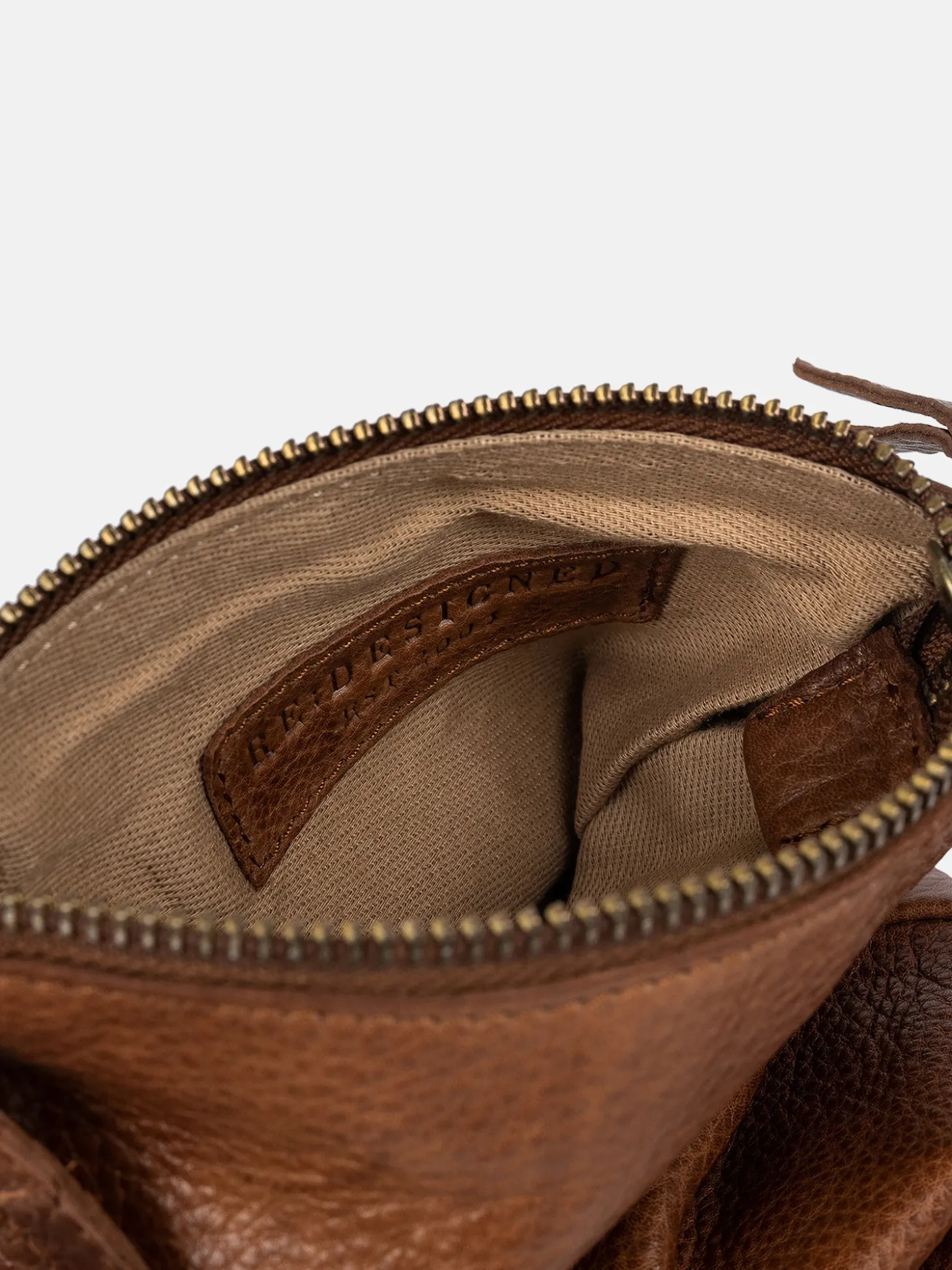 jane_urban__walnut_5.webp Jane Urban - Walnut