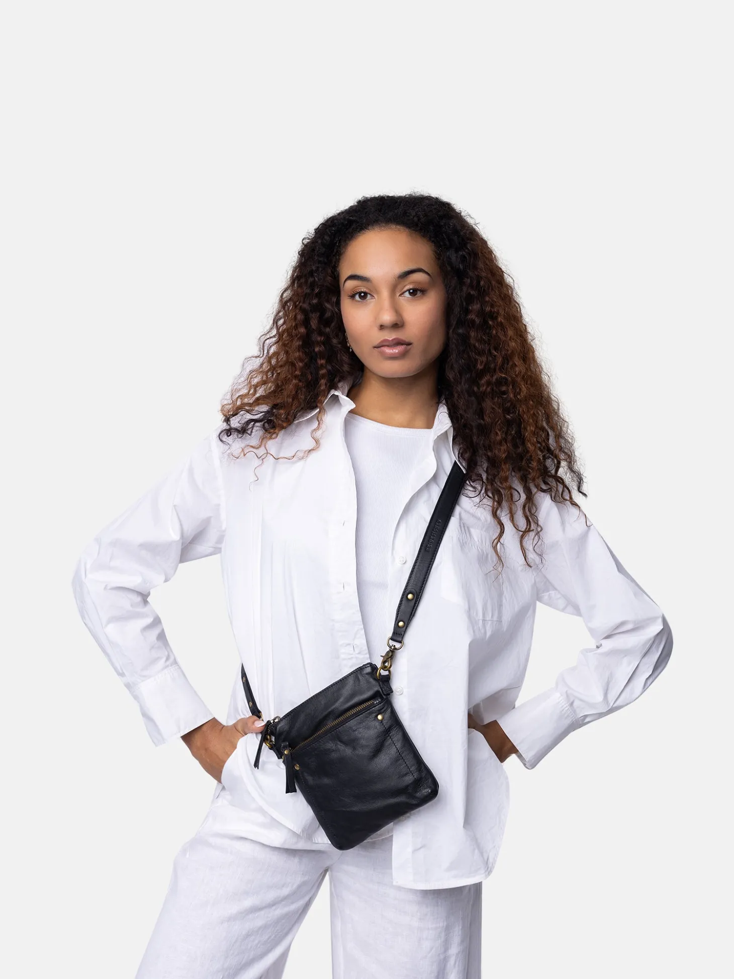 jara_small__black_1.webp Jara Small - Black