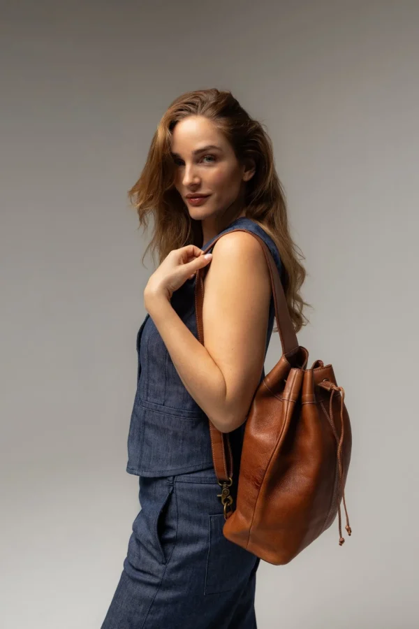 Jude - Walnut