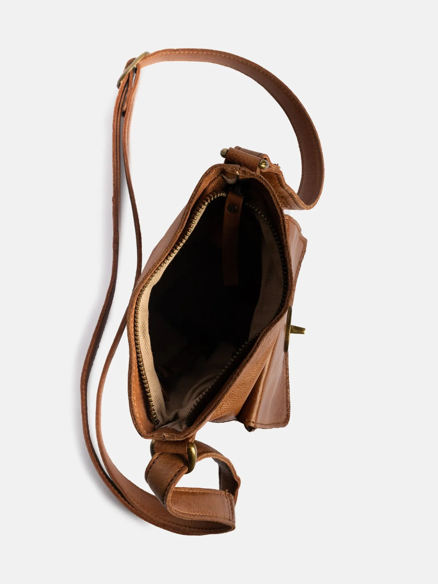 kay_small_urban__walnut_5.webp Kay Small Urban - Walnut