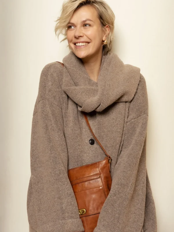 Leknes Urban - Walnut