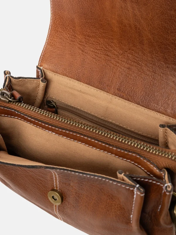 Liri Small - Walnut