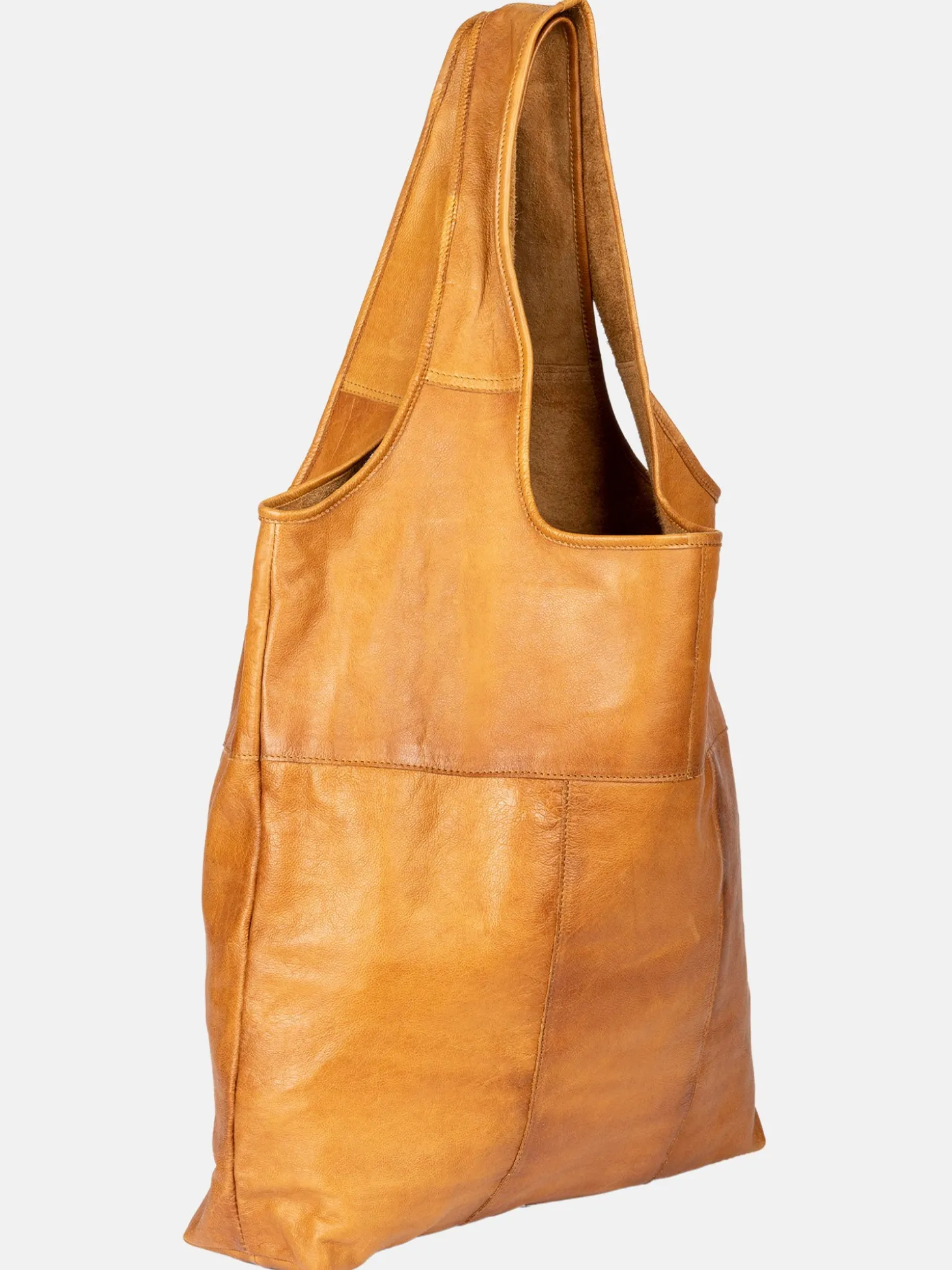 lyra_urban__burned_tan_3.webp Lyra Urban - Burned Tan