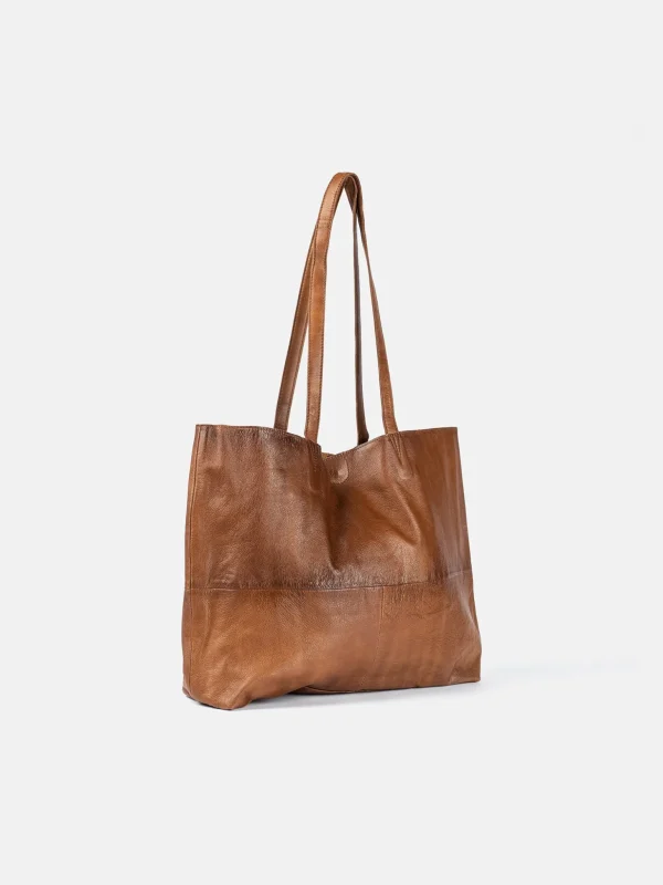 Marlo Urban - Walnut