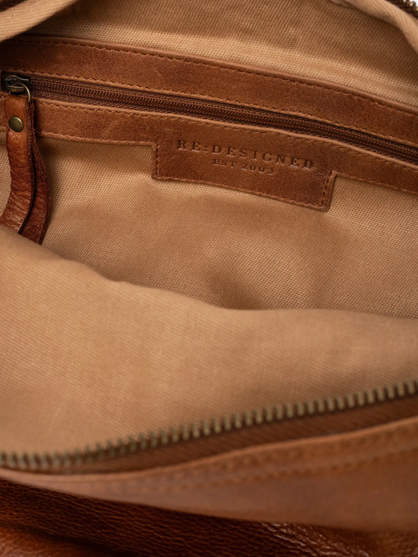 merla_urban__walnut_3.webp Merla Urban - Walnut