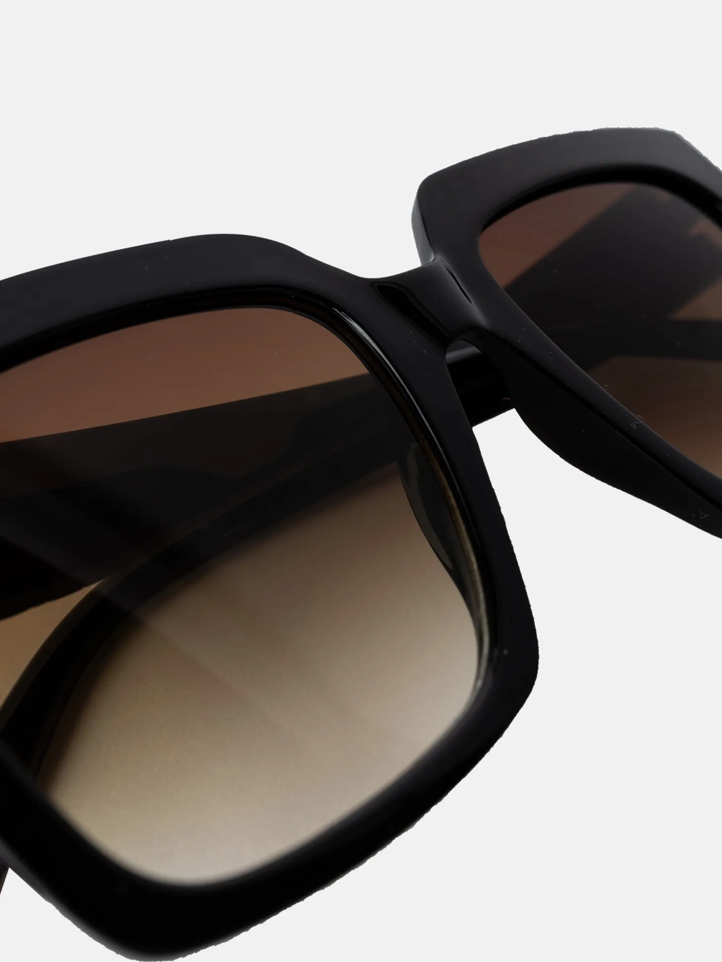 miami__black_3.webp Miami - Black