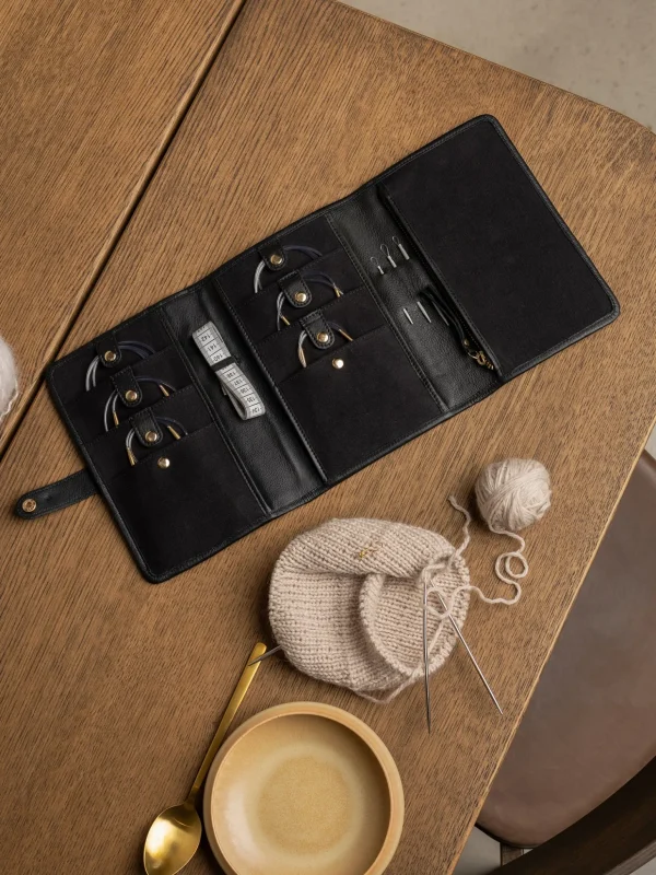 Project 7 - Black/Gold