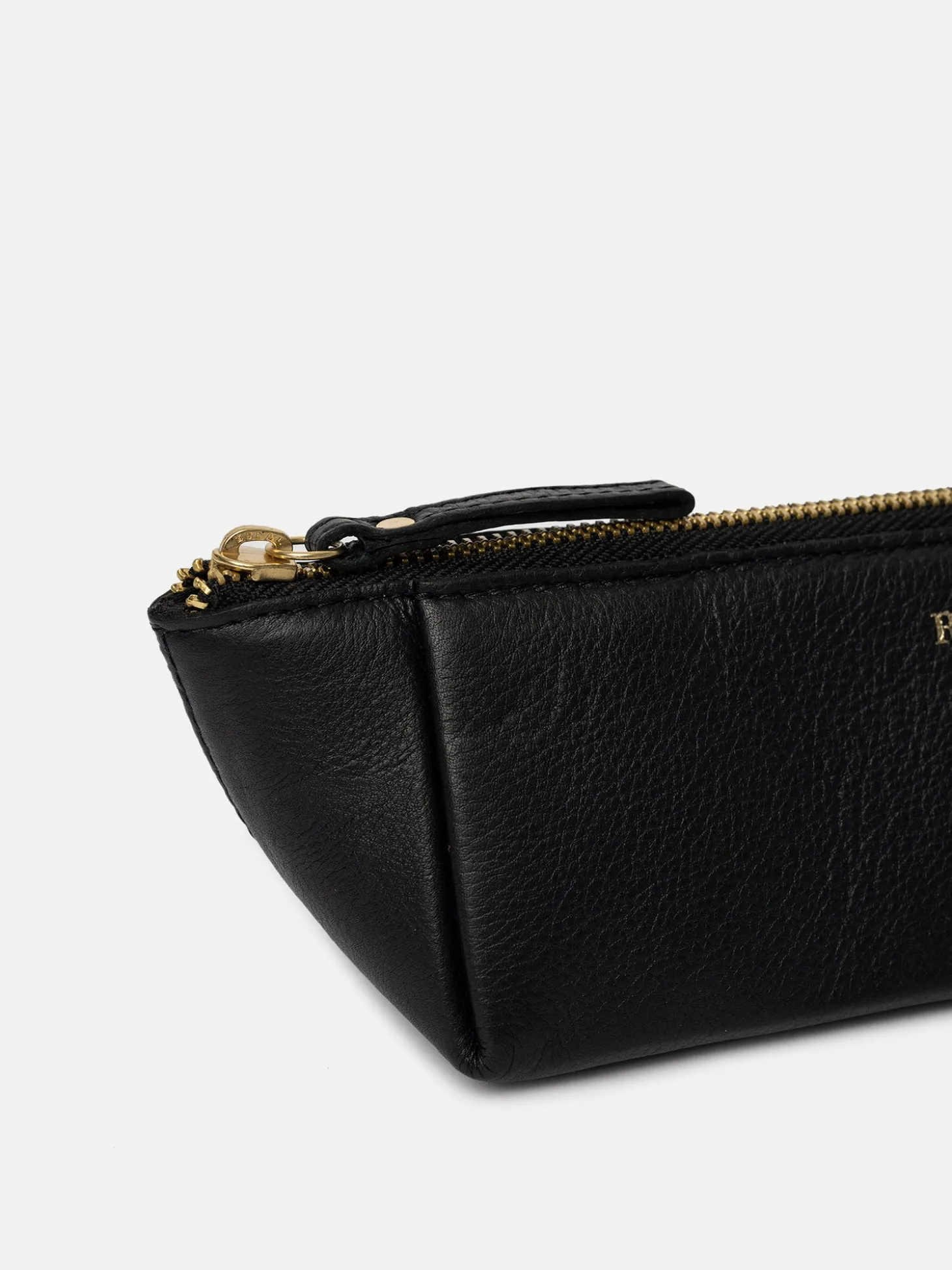 project___blackgold_3-4.webp Project 12 - Black/Gold