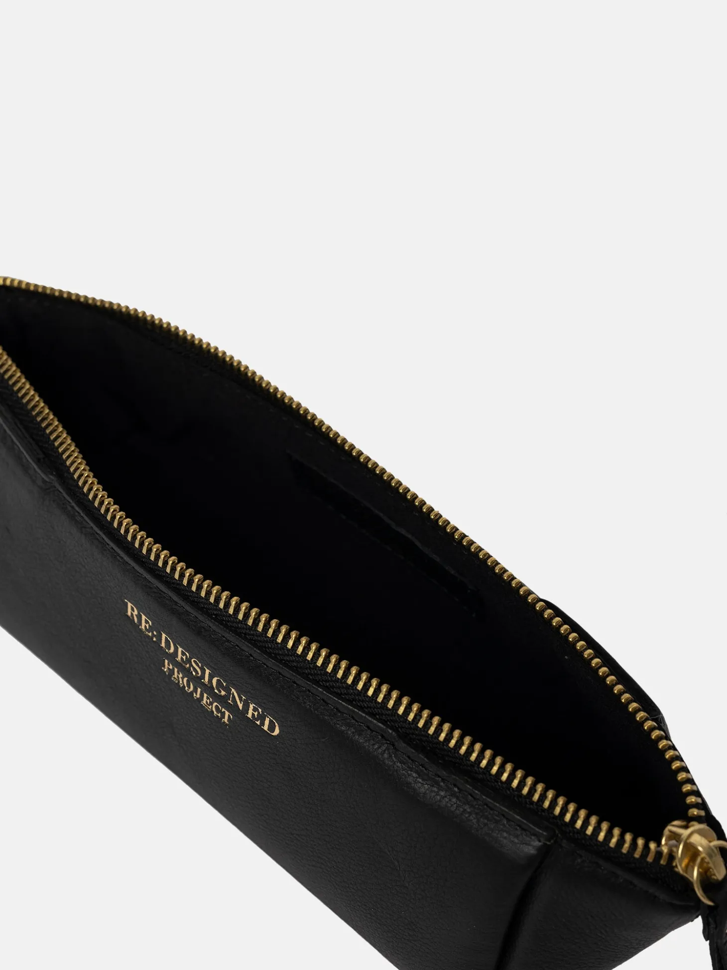 project___blackgold_5-1.webp Project 11 - Black/Gold