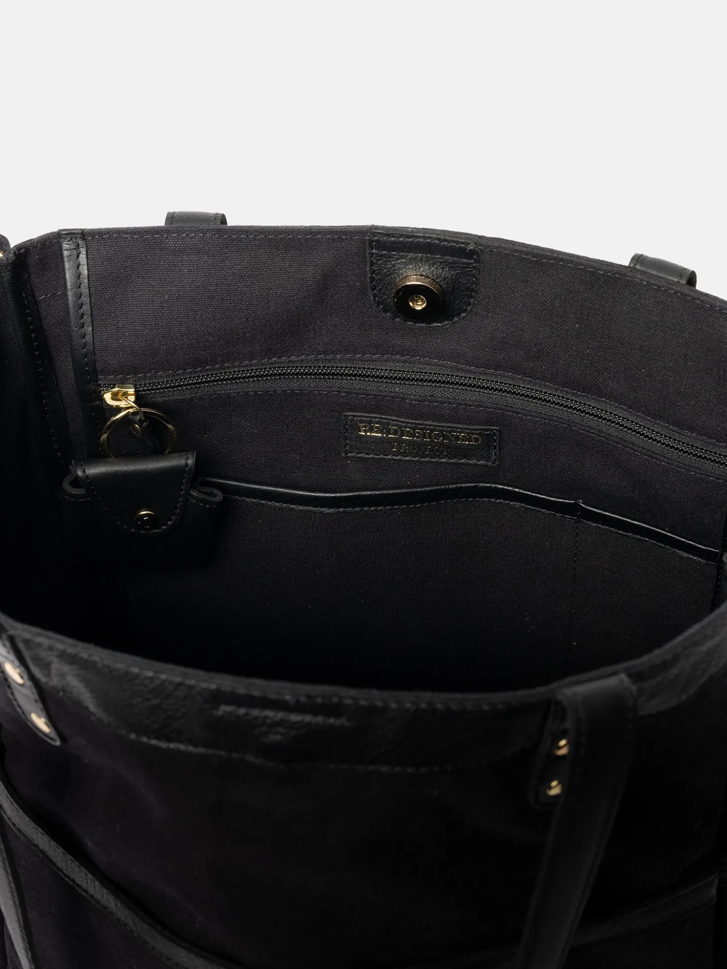 project___blackgold_6-2.webp Project 21 - Black/Gold