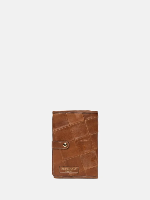 Project 22 - Walnut/Gold