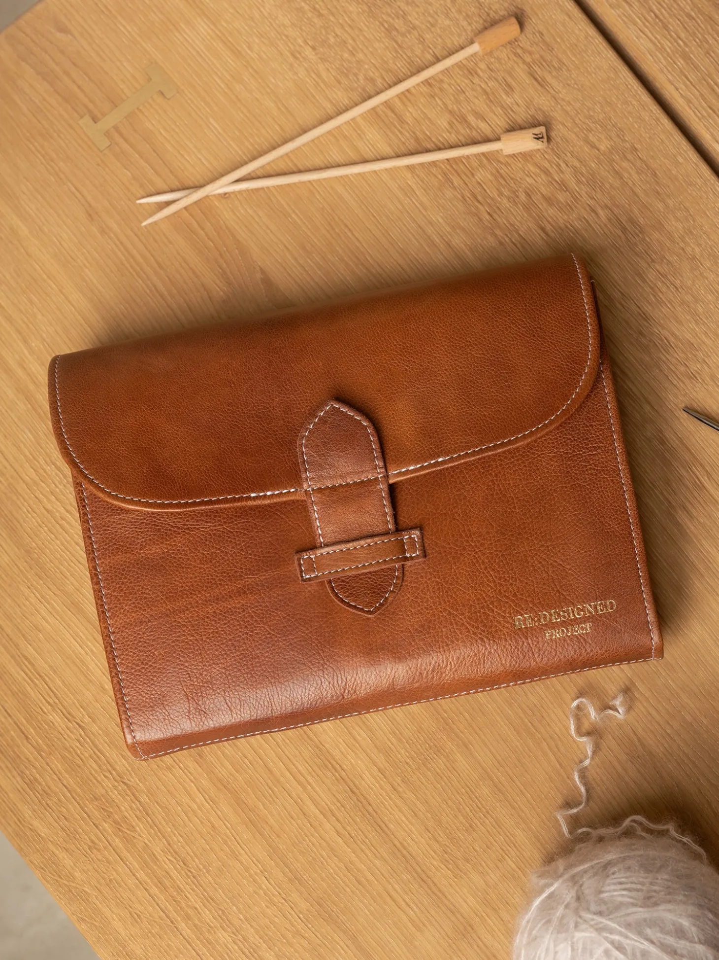 project___walnutgold_2-4.webp Project 18 - Walnut/Gold