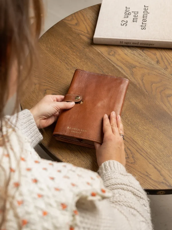 Project 7 - Walnut/Gold