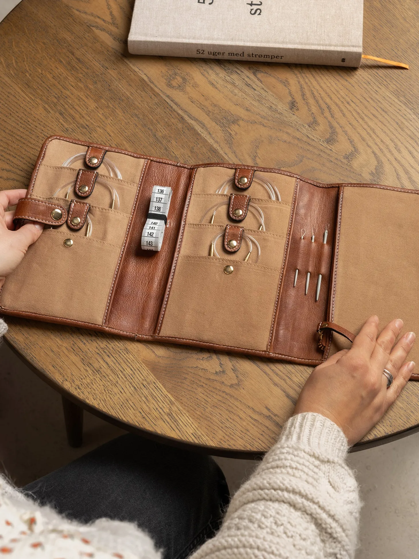 project___walnutgold_5-7.webp Project 7 - Walnut/Gold