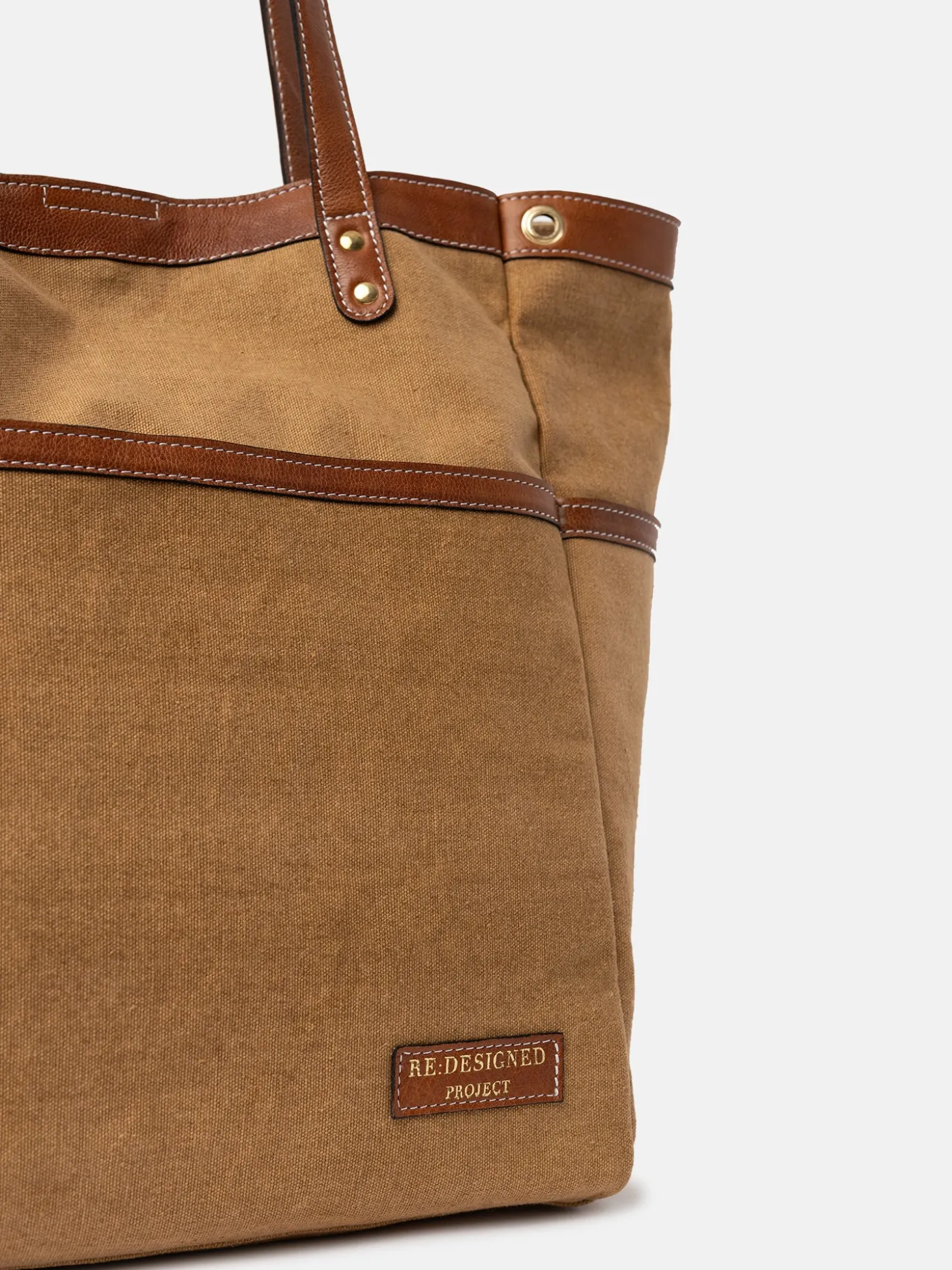project___walnutgold_6.webp Project 21 - Walnut/Gold